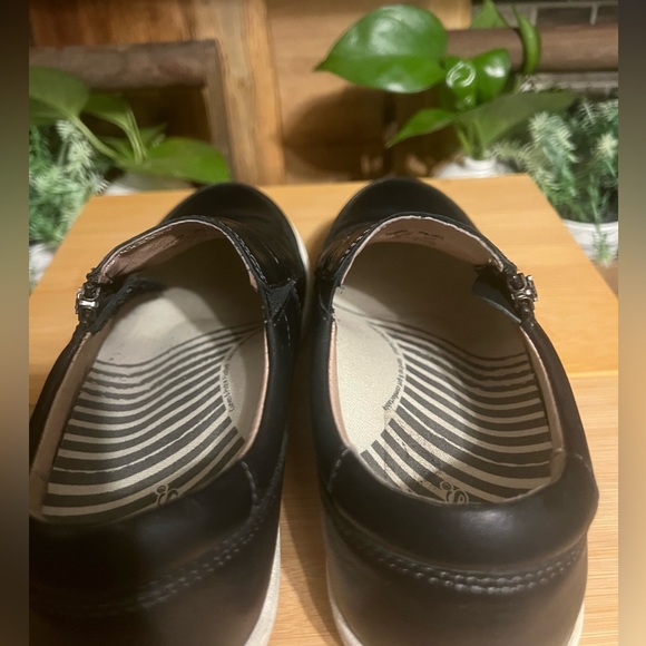 Taos Footwear Black Leather Slip-Ons with White Soles - Picture 6 of 10